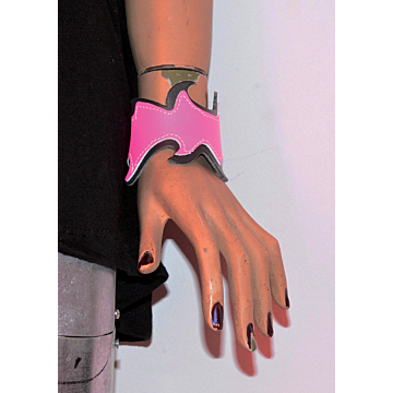 DOUBLE LAYER WB, FIRE DESIGN BUTTONED LEATHER WRISTBAND - PINK